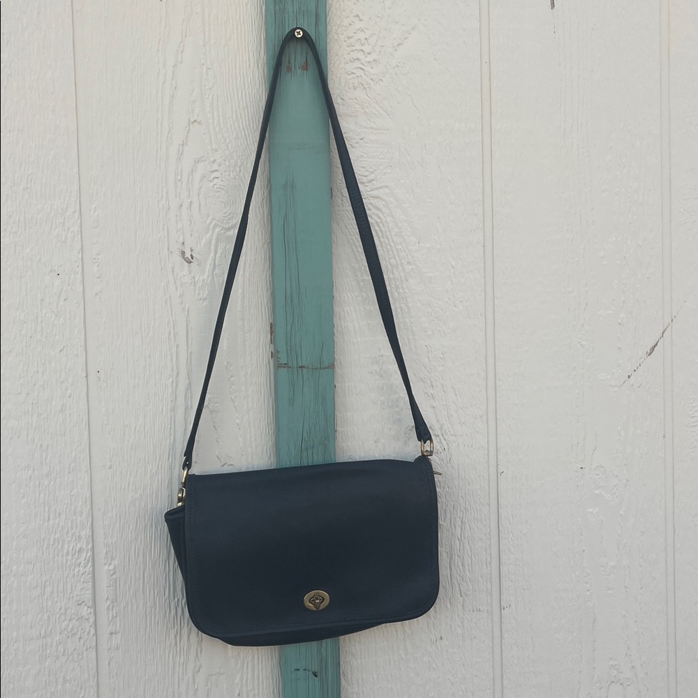 1997 Vintage Coach Black Leather Pocket Purse 9755